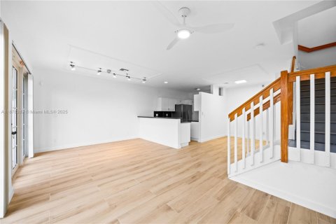 Adosado en alquiler en Coral Springs, Florida, 4 dormitorios, 181.16 m2 № 1929495 - foto 9