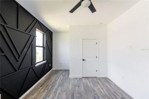 House in Auburndale, Florida 4 bedrooms, 202.71 sq.m. № 1723124 - photo 13