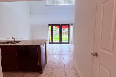Adosado en venta en Sunrise, Florida, 2 dormitorios, 132.94 m2 № 1874419 - foto 13