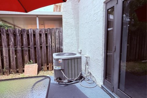 Adosado en venta en Sunrise, Florida, 2 dormitorios, 132.94 m2 № 1874419 - foto 17