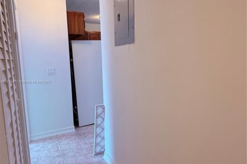 Adosado en venta en Sunrise, Florida, 2 dormitorios, 132.94 m2 № 1874419 - foto 5