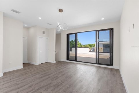 Touwnhouse à louer à Tampa, Floride: 4 chambres, 199.09 m2 № 2418882 - photo 24