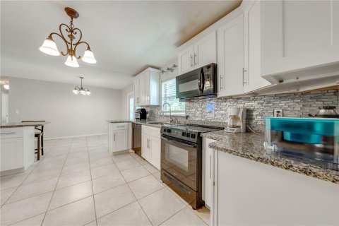 House in Apopka, Florida 3 bedrooms, 131.09 sq.m. № 1873092 - photo 19