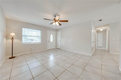 House in Apopka, Florida 3 bedrooms, 131.09 sq.m. № 1873092 - photo 8