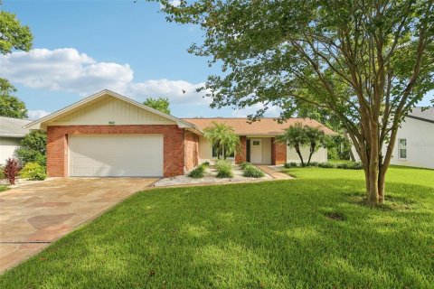 House in Palm Harbor, Florida 2 bedrooms, 146.6 sq.m. № 2369420