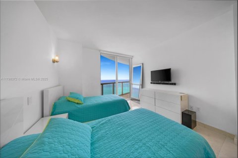 Condo in Miami Beach, Florida, 2 bedrooms № 1959200 - photo 28