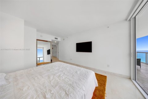 Condo in Miami Beach, Florida, 2 bedrooms № 1959200 - photo 21