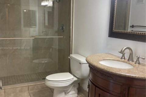 Снять в аренду кондоминиум в Уэстон, Флорида 2 спальни, 102.75м2, № 2002994 - фото 5