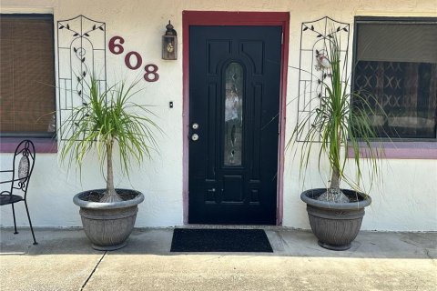Villa ou maison à vendre à South Daytona, Floride: 4 chambres, 209.96 m2 № 2399456 - photo 2