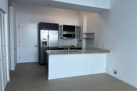 Кондоминиум с 1 спальней в Майами, Флорида № 2004039