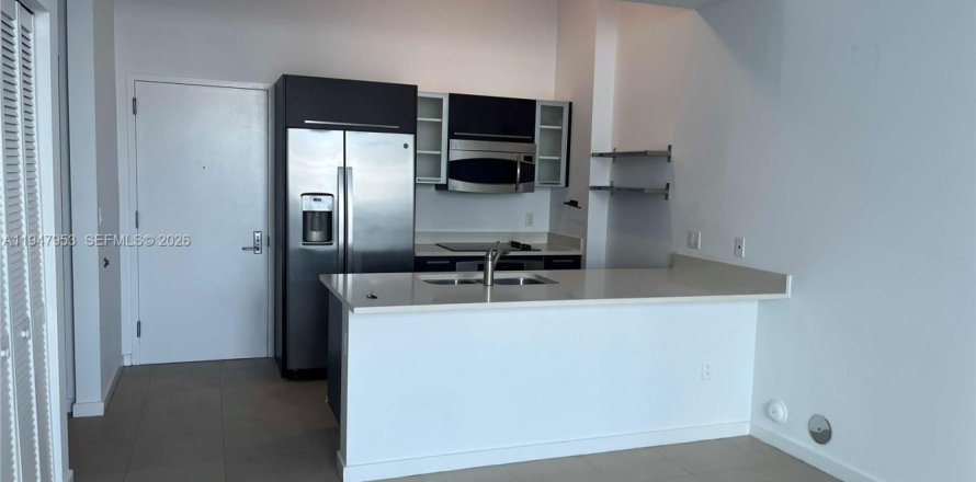 Кондоминиум с 1 спальней в Майами, Флорида № 2004039