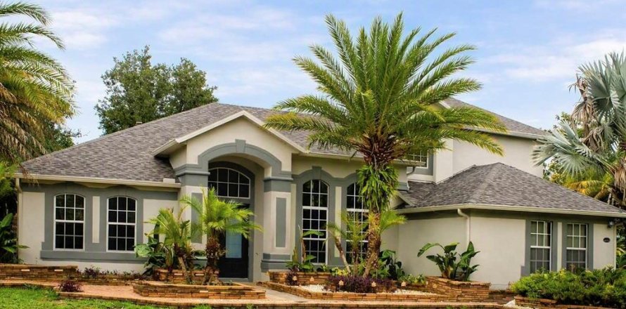 House in Apopka, Florida 4 bedrooms, 354.14 sq.m. № 2275595