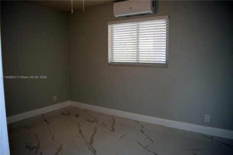Снять в аренду квартиру в Халландейл-Бич, Флорида 2 спальни, 78.97м2, № 1964350 - фото 8