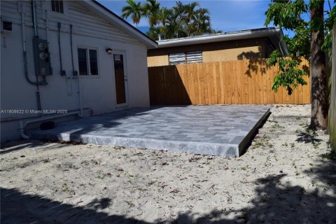 Снять в аренду квартиру в Халландейл-Бич, Флорида 2 спальни, 78.97м2, № 1964350 - фото 21