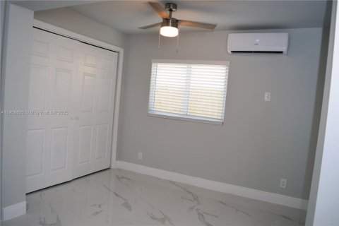 Снять в аренду квартиру в Халландейл-Бич, Флорида 2 спальни, 78.97м2, № 1964350 - фото 11