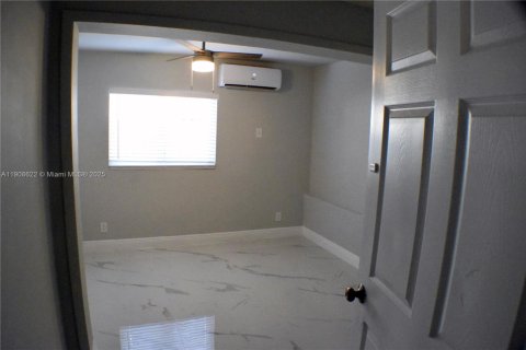 Снять в аренду квартиру в Халландейл-Бич, Флорида 2 спальни, 78.97м2, № 1964350 - фото 18