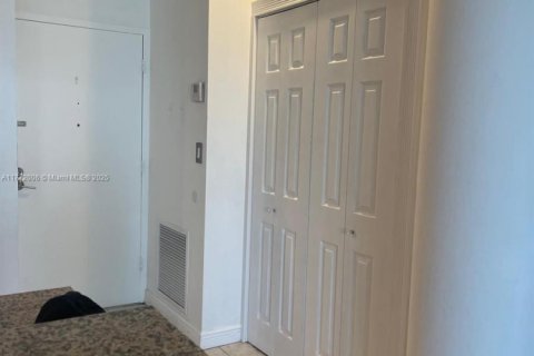 Condo in Hollywood, Florida, 2 bedrooms  № 1593632 - photo 21