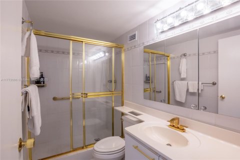 Condo in Hollywood, Florida, 2 bedrooms  № 1593632 - photo 20