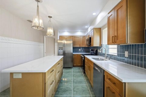 House in Bradenton, Florida 3 bedrooms, 146.97 sq.m. № 2128860 - photo 7