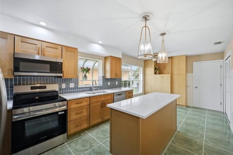 House in Bradenton, Florida 3 bedrooms, 146.97 sq.m. № 2128860 - photo 4