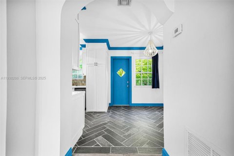 House in Miami Beach, Florida 1 bedroom, 60.85 sq.m. № 1994572 - photo 3