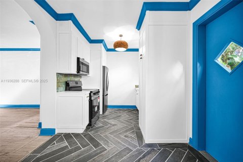 House in Miami Beach, Florida 1 bedroom, 60.85 sq.m. № 1994572 - photo 10