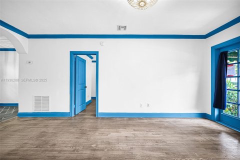 House in Miami Beach, Florida 1 bedroom, 60.85 sq.m. № 1994572 - photo 17