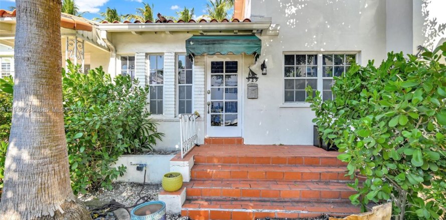 House in Miami Beach, Florida 1 bedroom, 60.85 sq.m. № 1994572