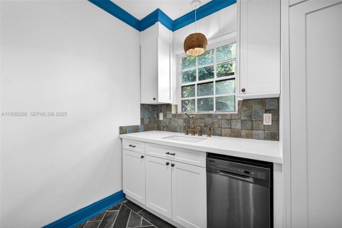 House in Miami Beach, Florida 1 bedroom, 60.85 sq.m. № 1994572 - photo 15