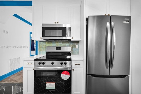 House in Miami Beach, Florida 1 bedroom, 60.85 sq.m. № 1994572 - photo 14