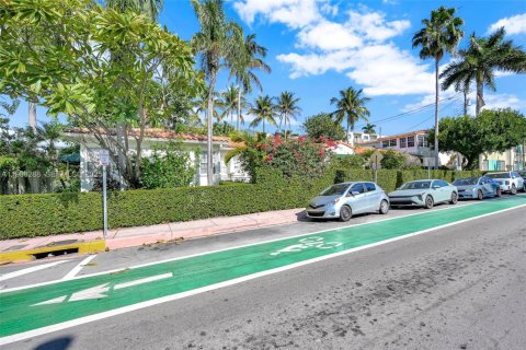 House in Miami Beach, Florida 1 bedroom, 60.85 sq.m. № 1994572 - photo 28