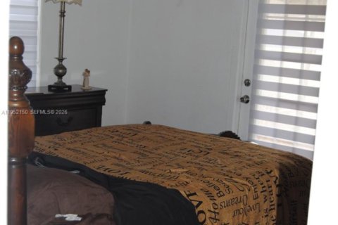 Casa en venta en Virginia Gardens, Florida, 3 dormitorios, 108.7 m2 № 2006511 - foto 14