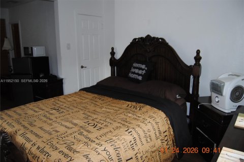 Casa en venta en Virginia Gardens, Florida, 3 dormitorios, 108.7 m2 № 2006511 - foto 13