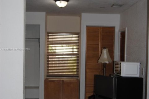 Casa en venta en Virginia Gardens, Florida, 3 dormitorios, 108.7 m2 № 2006511 - foto 16