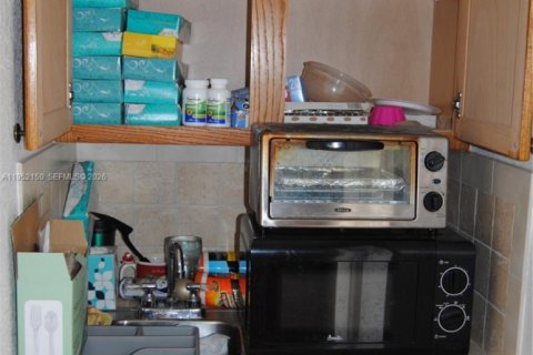 Casa en venta en Virginia Gardens, Florida, 3 dormitorios, 108.7 m2 № 2006511 - foto 29