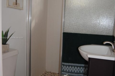 Casa en venta en Virginia Gardens, Florida, 3 dormitorios, 108.7 m2 № 2006511 - foto 19