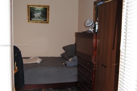 Casa en venta en Virginia Gardens, Florida, 3 dormitorios, 108.7 m2 № 2006511 - foto 20