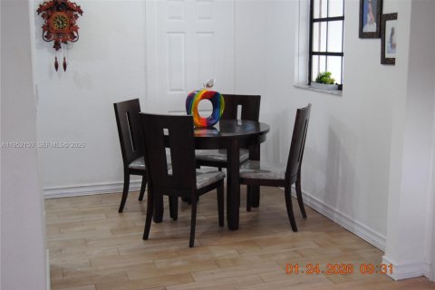 Casa en venta en Virginia Gardens, Florida, 3 dormitorios, 108.7 m2 № 2006511 - foto 6