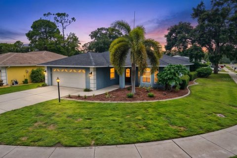 Villa ou maison à Sarasota, Floride 3 chambres, 139.54 m2 № 2405352