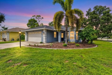 Villa ou maison à vendre à Sarasota, Floride: 3 chambres, 139.54 m2 № 2405352 - photo 2