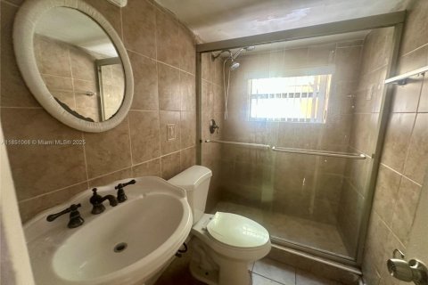 Copropriété à louer à North Miami Beach, Floride: 2 chambres, 69.68 m2 № 1854768 - photo 15