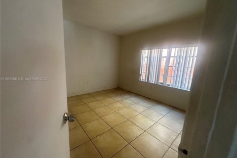 Copropriété à louer à North Miami Beach, Floride: 2 chambres, 69.68 m2 № 1854768 - photo 12