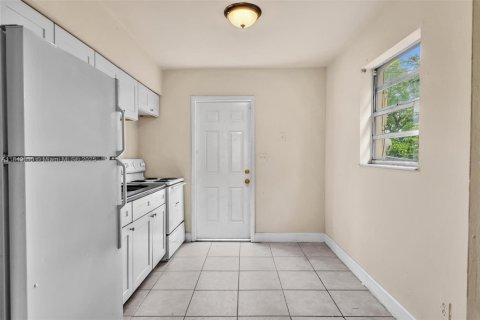 Commercial property in Fort Lauderdale, Florida 166.95 sq.m. № 1880106 - photo 19