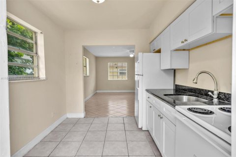 Commercial property in Fort Lauderdale, Florida 166.95 sq.m. № 1880106 - photo 23