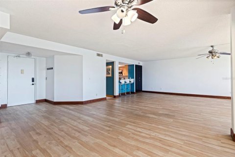 Condominio en venta en Clearwater, Florida, 2 dormitorios, 183.95 m2 № 2148221 - foto 7