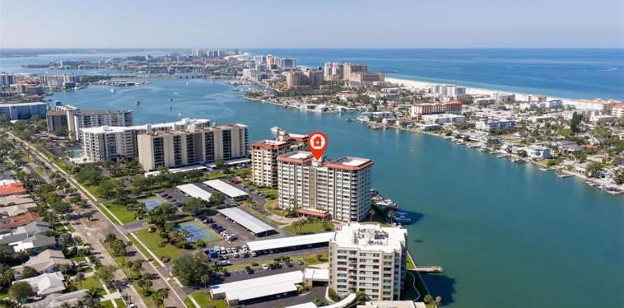 Condominio en Clearwater, Florida, 2 dormitorios № 2148221