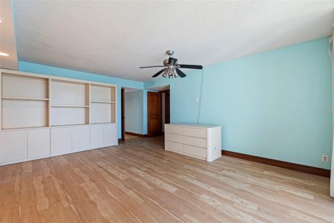 Condominio en venta en Clearwater, Florida, 2 dormitorios, 183.95 m2 № 2148221 - foto 25