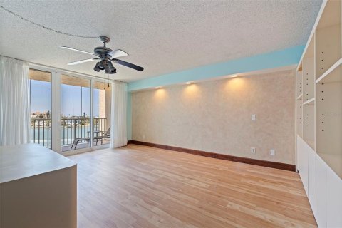 Condominio en venta en Clearwater, Florida, 2 dormitorios, 183.95 m2 № 2148221 - foto 23