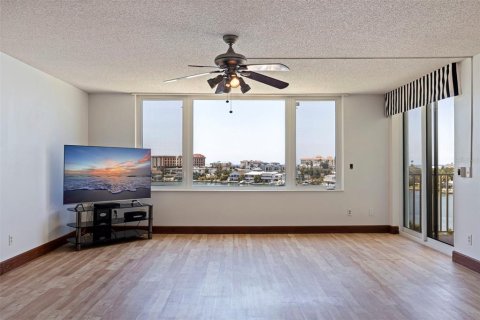 Condominio en venta en Clearwater, Florida, 2 dormitorios, 183.95 m2 № 2148221 - foto 4