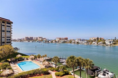 Condominio en venta en Clearwater, Florida, 2 dormitorios, 183.95 m2 № 2148221 - foto 16